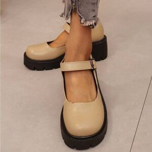 BRAND NEW YVO MARY-JANE  WOMEN'S, BUCKLE DETAIL PLATFORM WEDGE PUMP G1
